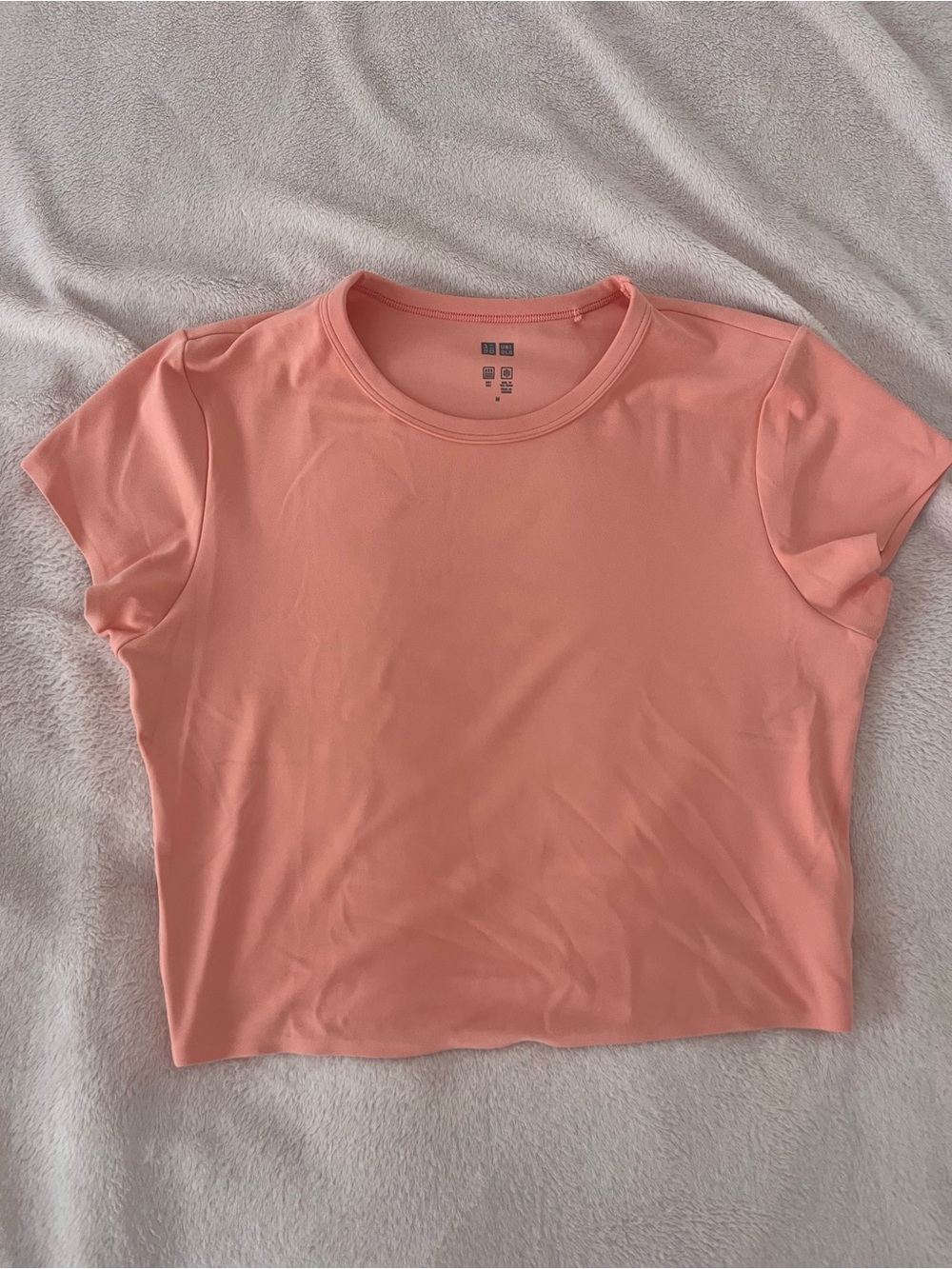 Uniqlo AIRism Coral Peach Short Sleeve Crewneck Tee